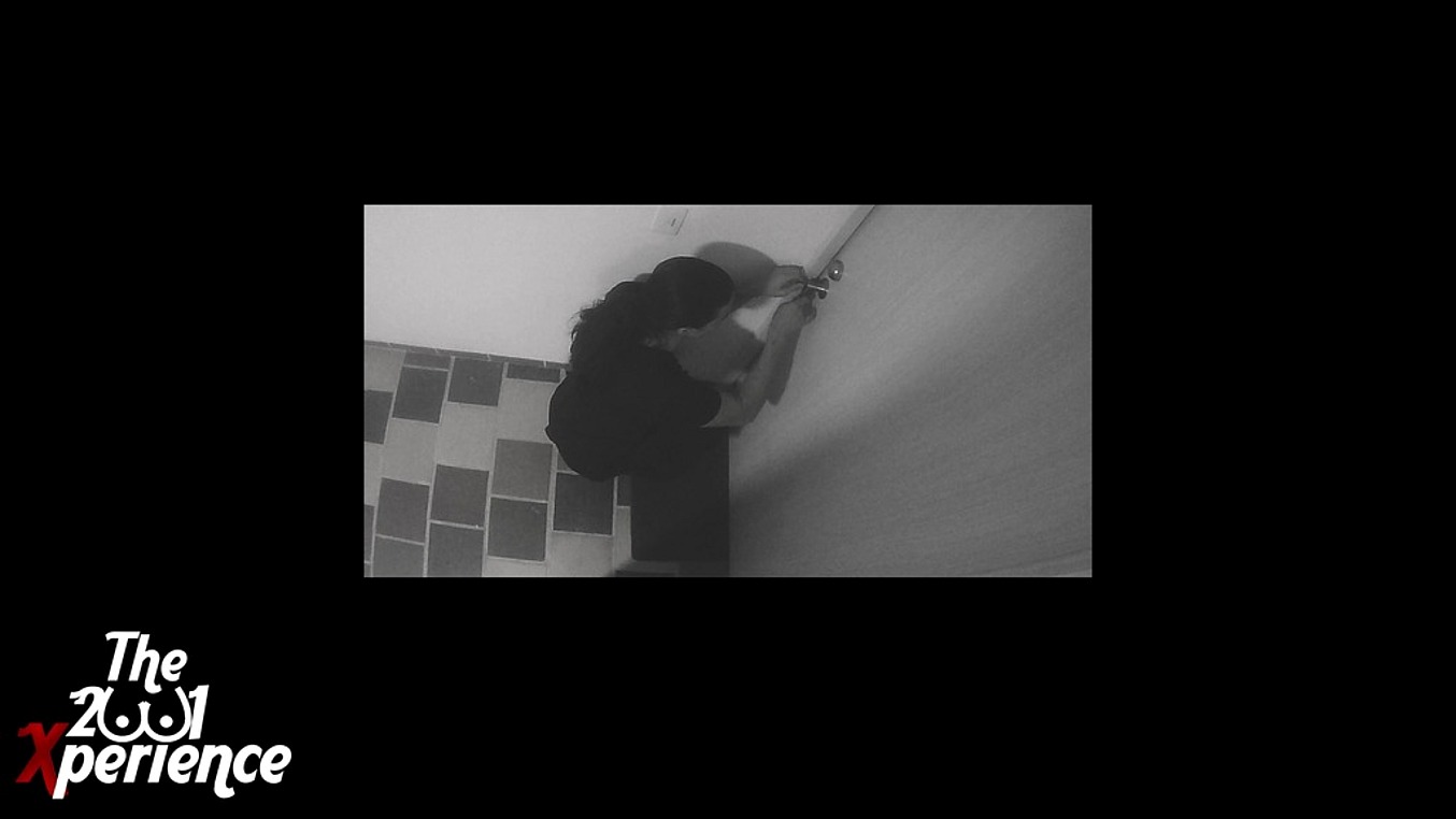 The Kriss Kiss Experience CAPTURED ON SECURITY CAMERA. He sneaks in from the father to fuck his daughter. Diana Marquez-@THE.2001.XPERIENCE scene screenshot