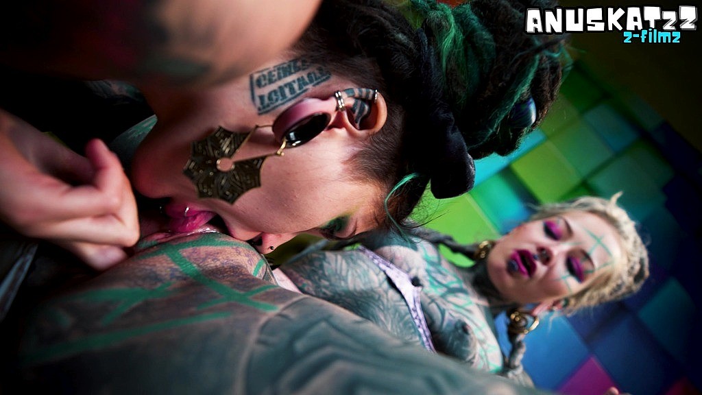 LegalPorno - Anuskatzz Studio - Inexperienced Tattooed Hippie Girl Gets Anal Lesson From Alternative Pornstar