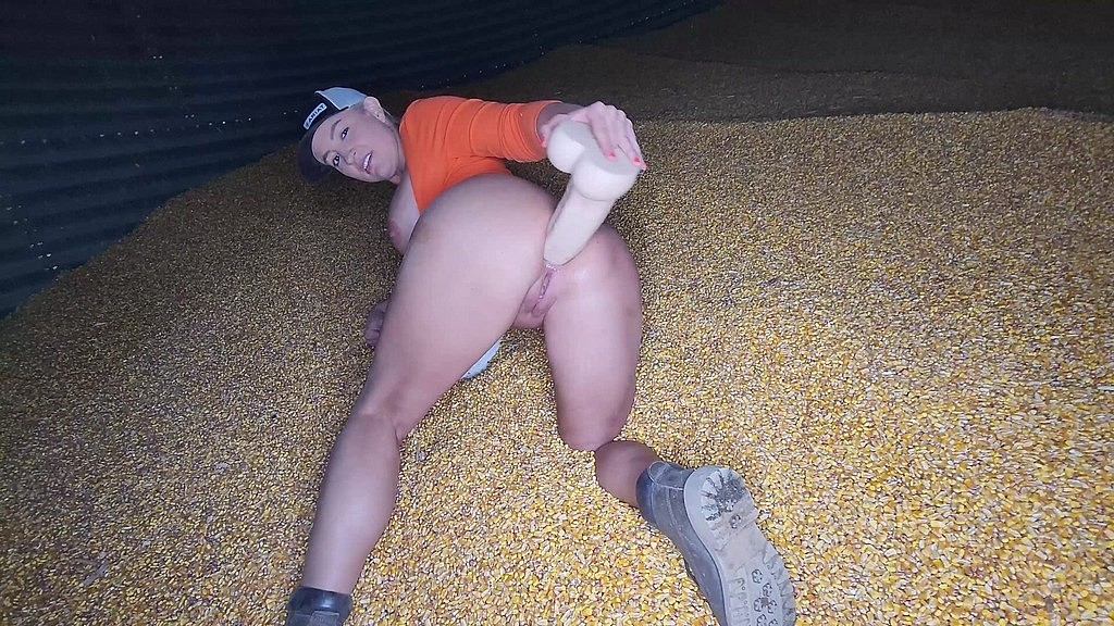 Download LegalPorno - SamCanRam Studio - Sam Zee Gets Cornholed In a Bin With Pussy/ass Play