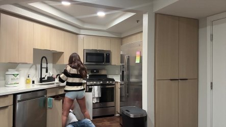 Anal! Plumber Lays Pipe on Asian Baddie Nicole Doshi small screenshot